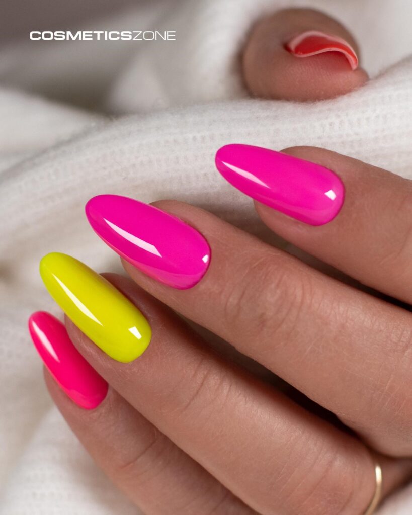 jednolite paznokcie w kolorze różowym i żótłym