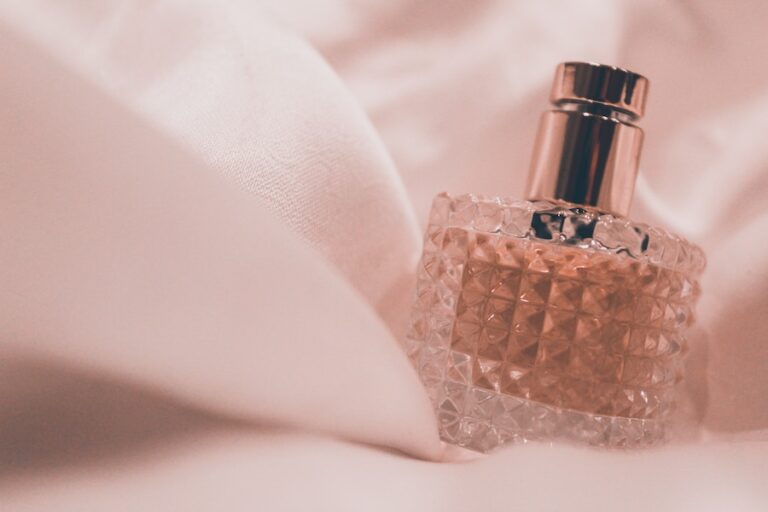 Perfumy damskie – kultowe zapachy