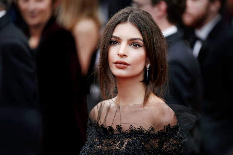 Emily Ratajkowski – życie i kariera królowej seksapilu
