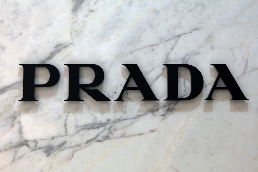 Prada – od walizek do oficjalnego dostawcy domu królewskiego